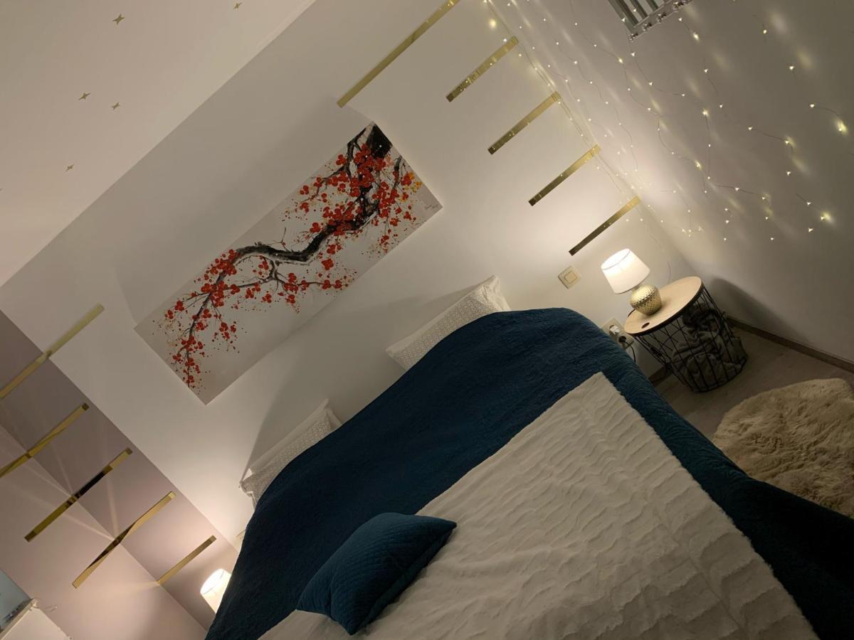 Au Petit Nid Froissart Bed and Breakfast Chimay Exteriör bild